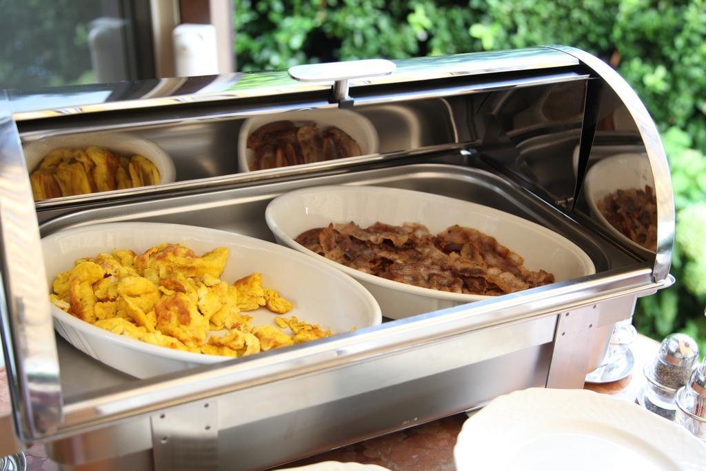 Albergo Ristorante Papa ペスキエーラ・デル・ガルダ エクステリア 写真