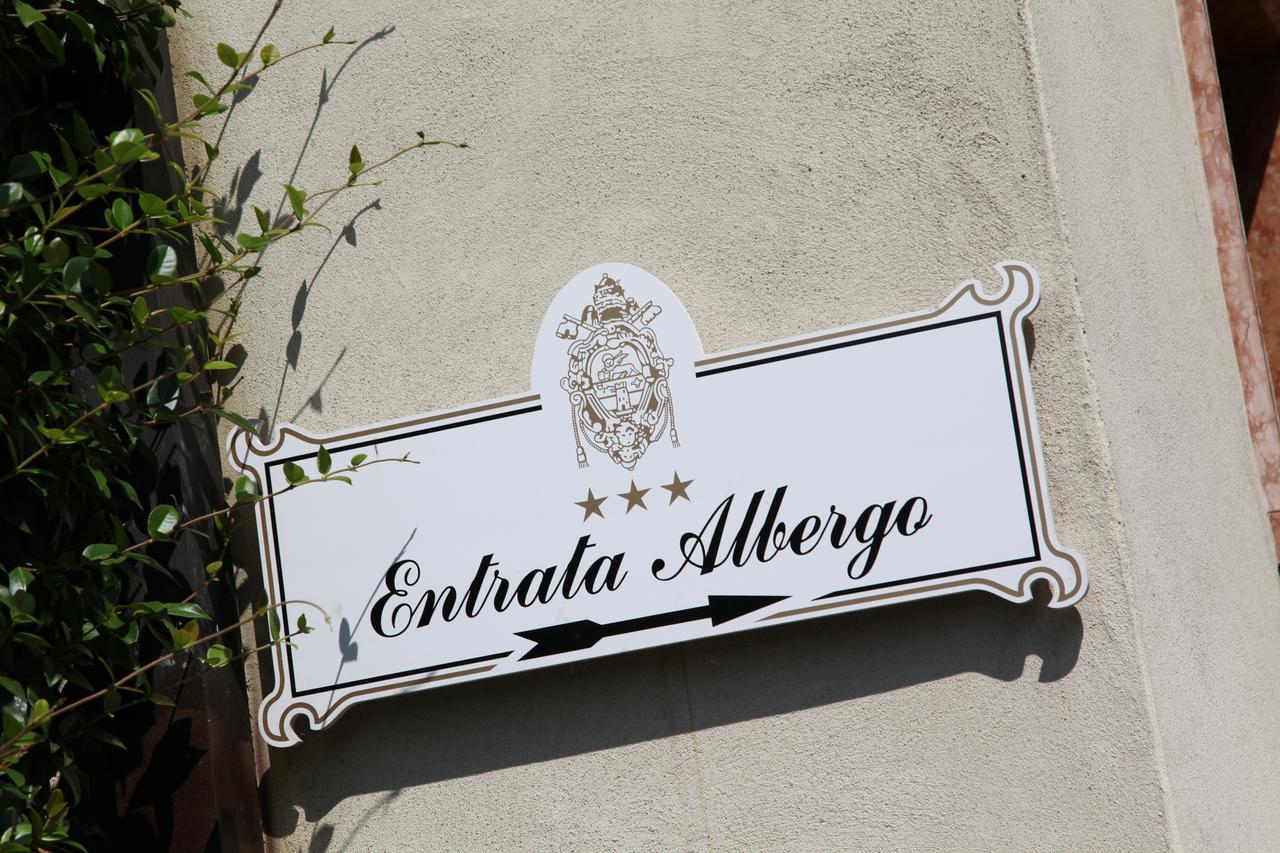 Albergo Ristorante Papa ペスキエーラ・デル・ガルダ エクステリア 写真